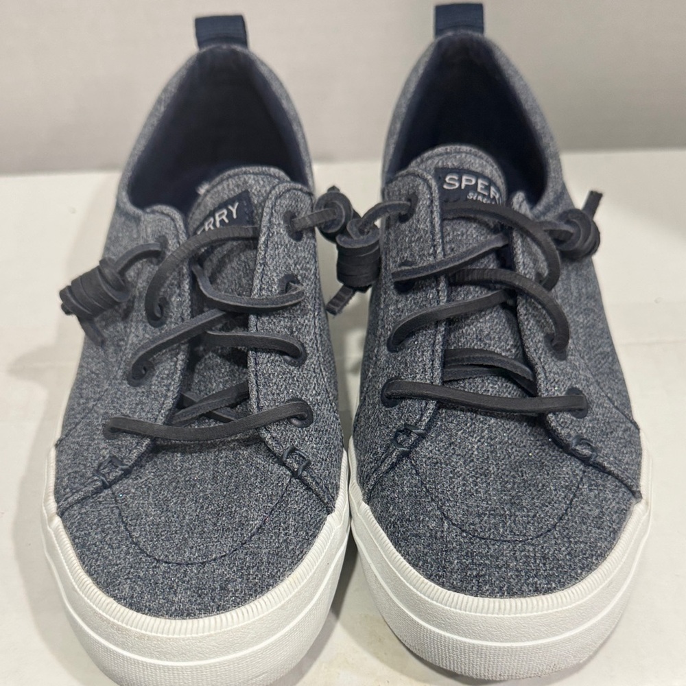 Sperry women's six 5.5‎ Navy and White Sneakers